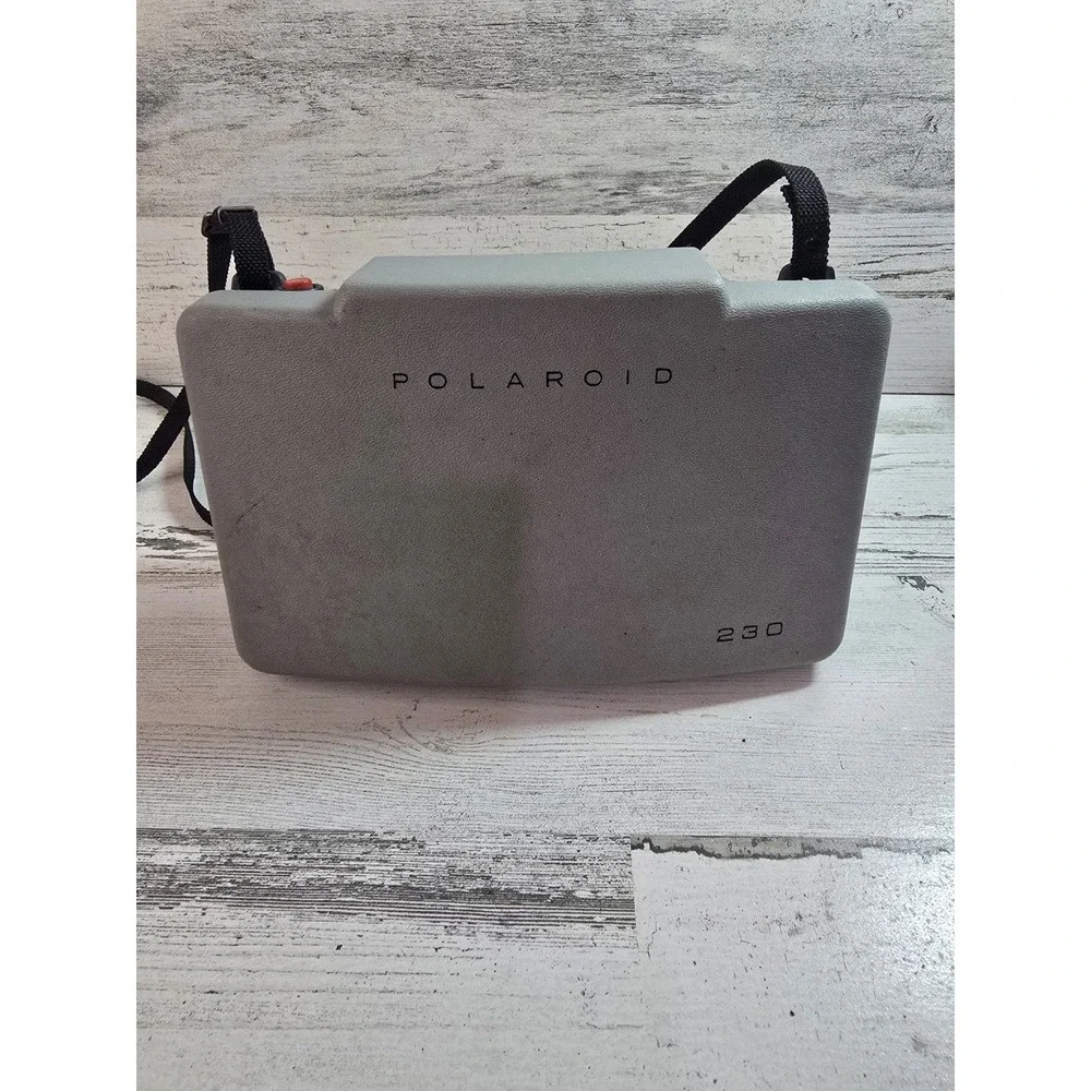 Vintage Polaroid Automatic 230‎ Land Camera Folding Bellows 1967 with Cold Clip